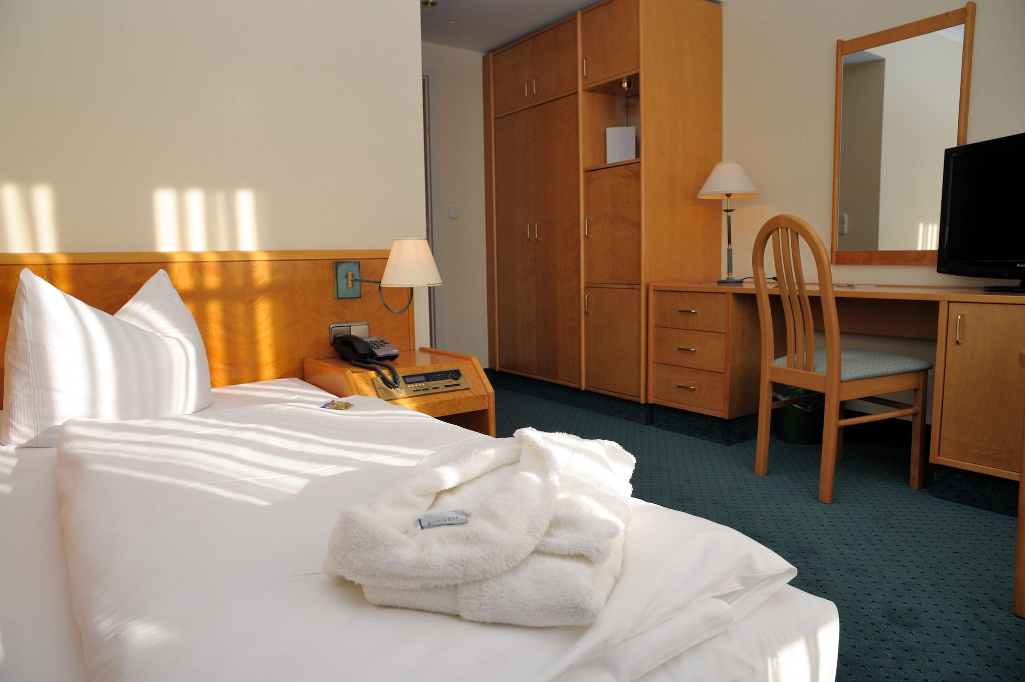 Park Hotel Fasanerie Neustrelitz Buitenkant foto