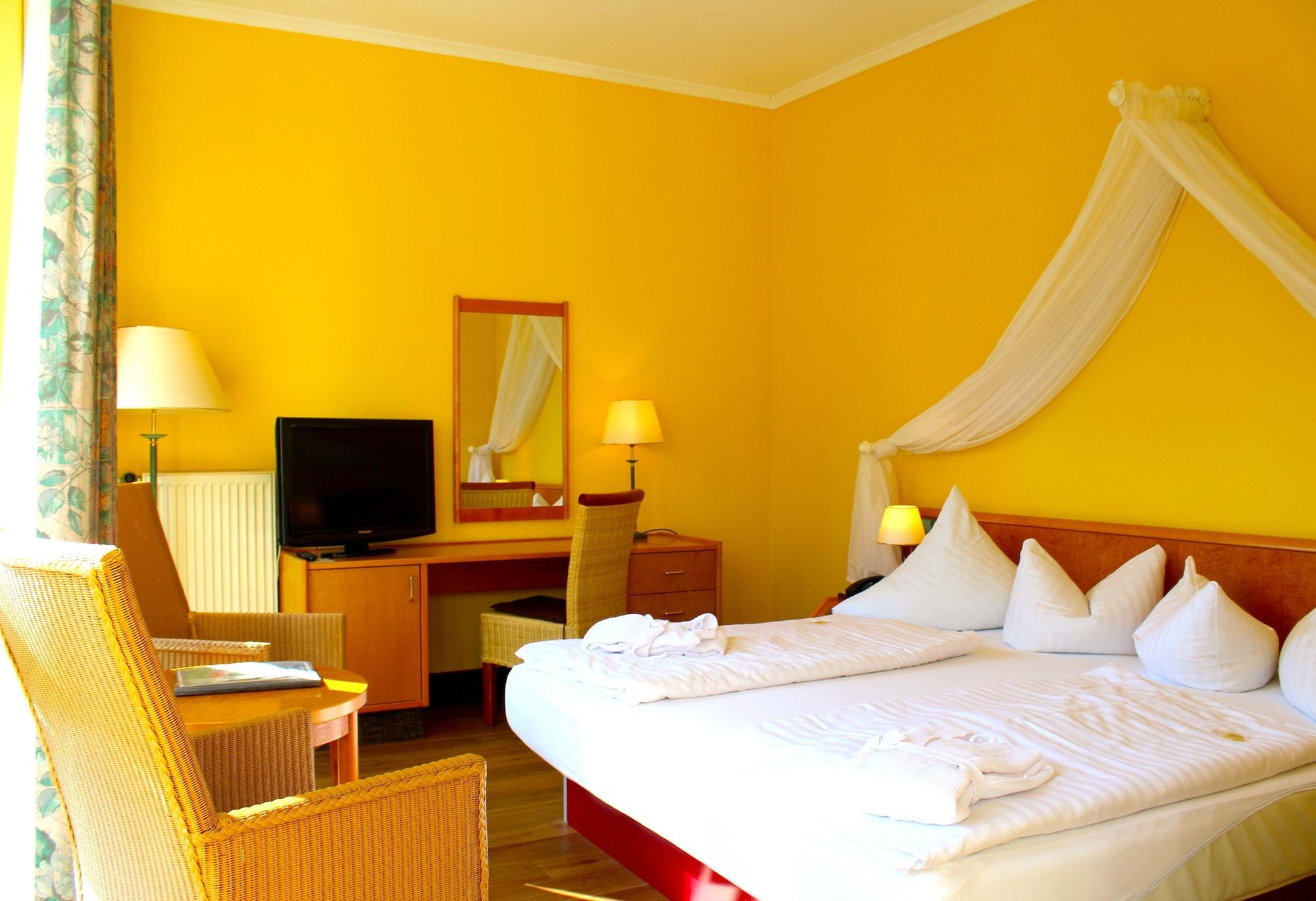 Park Hotel Fasanerie Neustrelitz Buitenkant foto