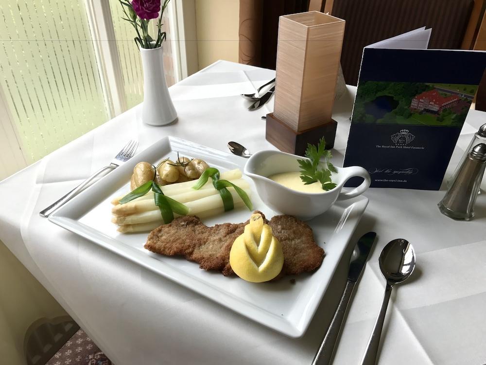Park Hotel Fasanerie Neustrelitz Buitenkant foto