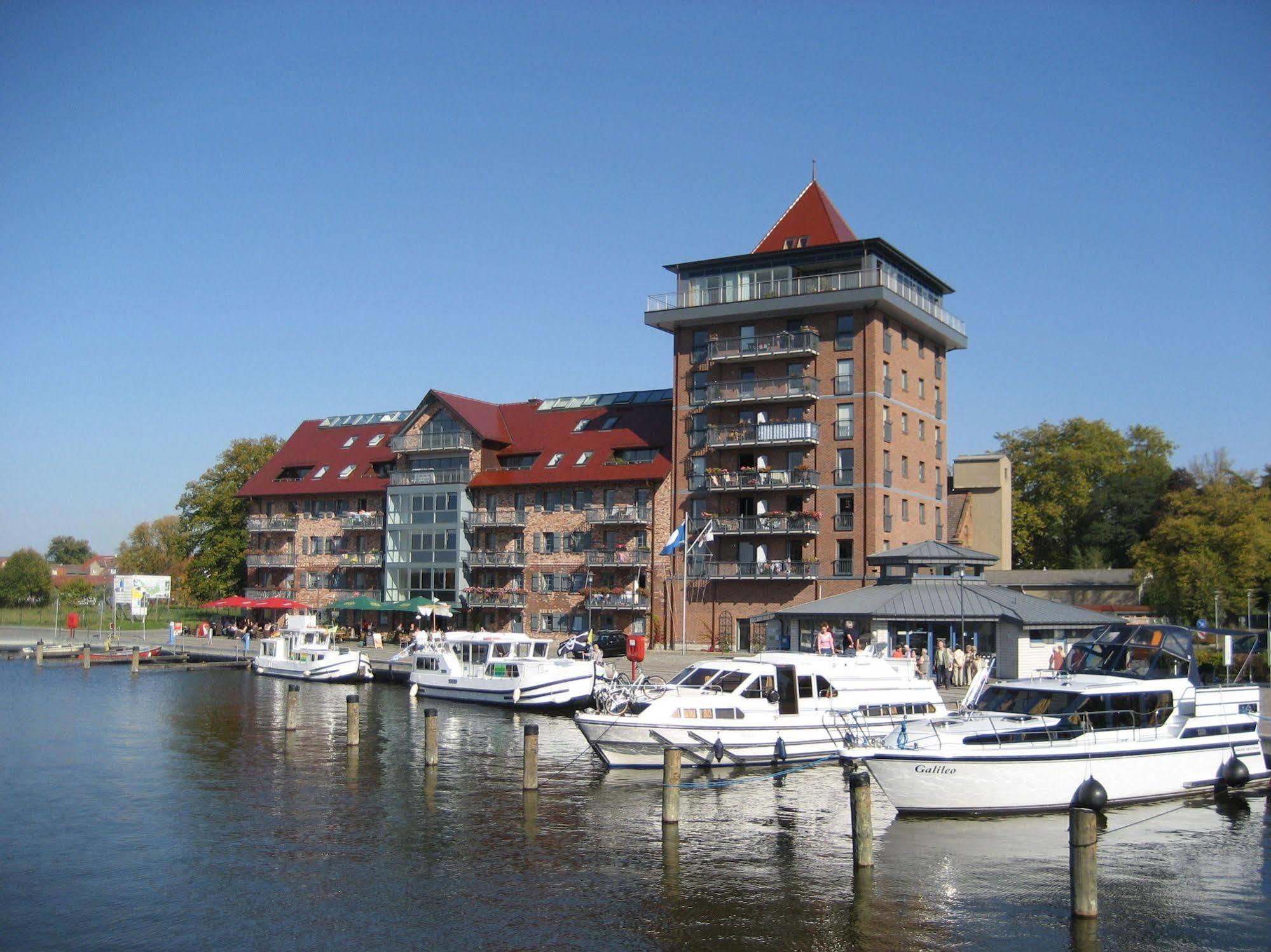 Park Hotel Fasanerie Neustrelitz Buitenkant foto